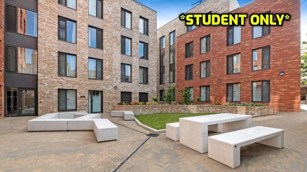 Student Only Zeni Ensuite Rooms, Colchester Exterior foto